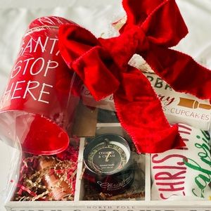 Christmas 🎄 holiday in a box ❄️